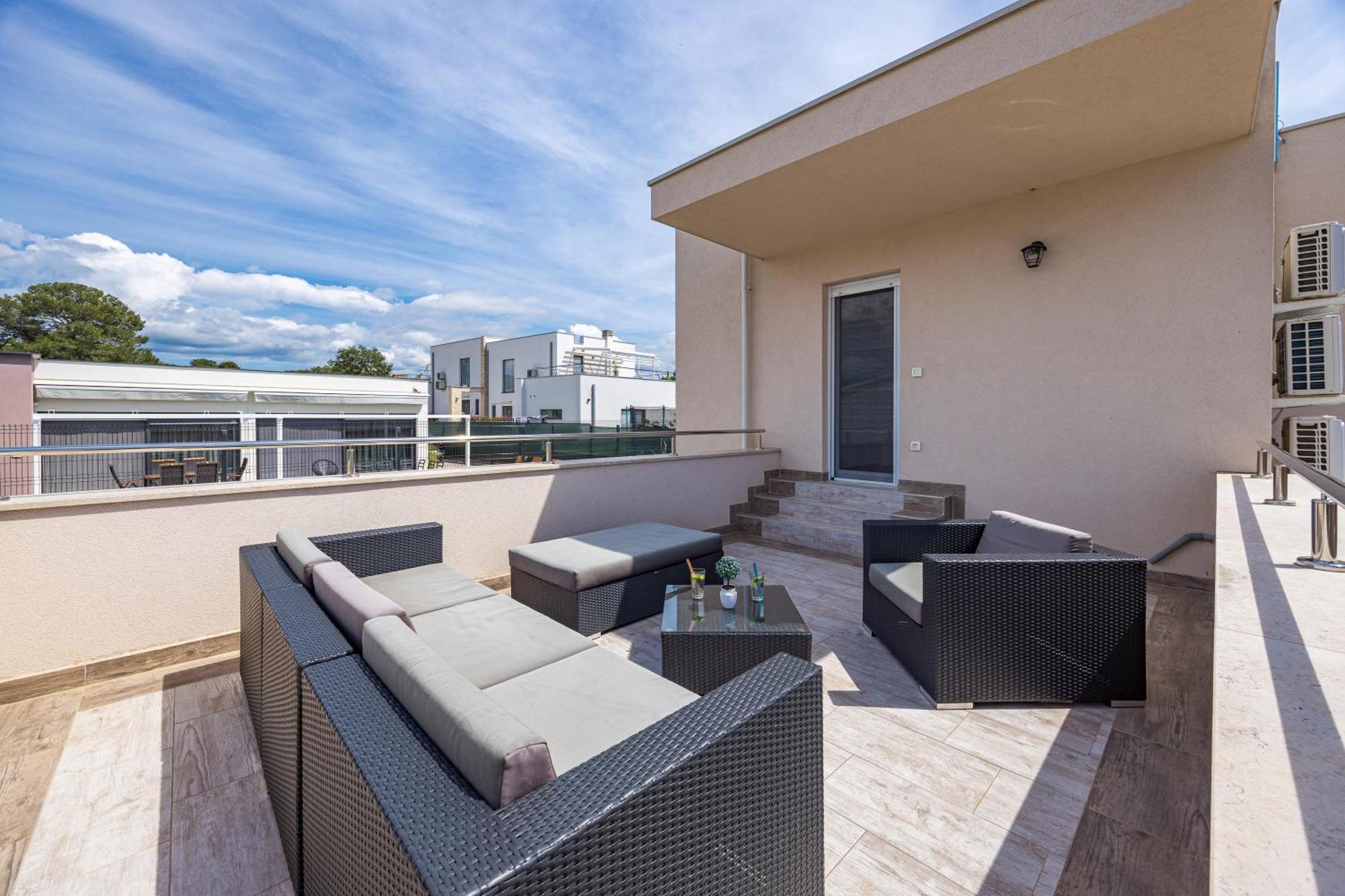Villa Sunny Olive Peroj Exteriör bild