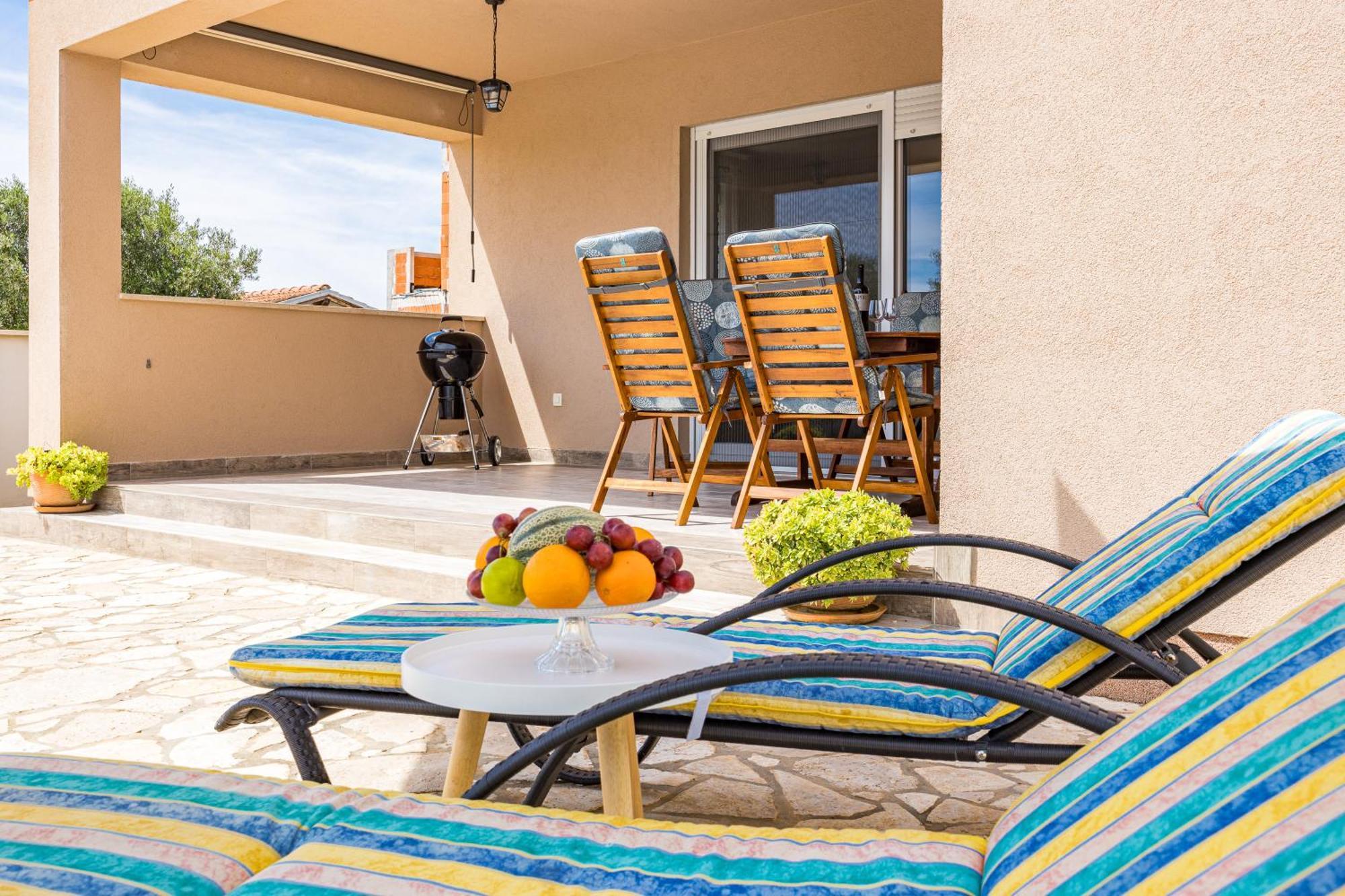 Villa Sunny Olive Peroj Exteriör bild