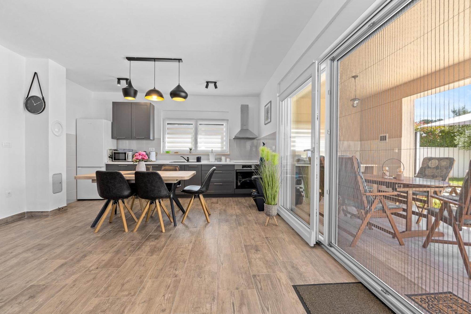 Villa Sunny Olive Peroj Exteriör bild