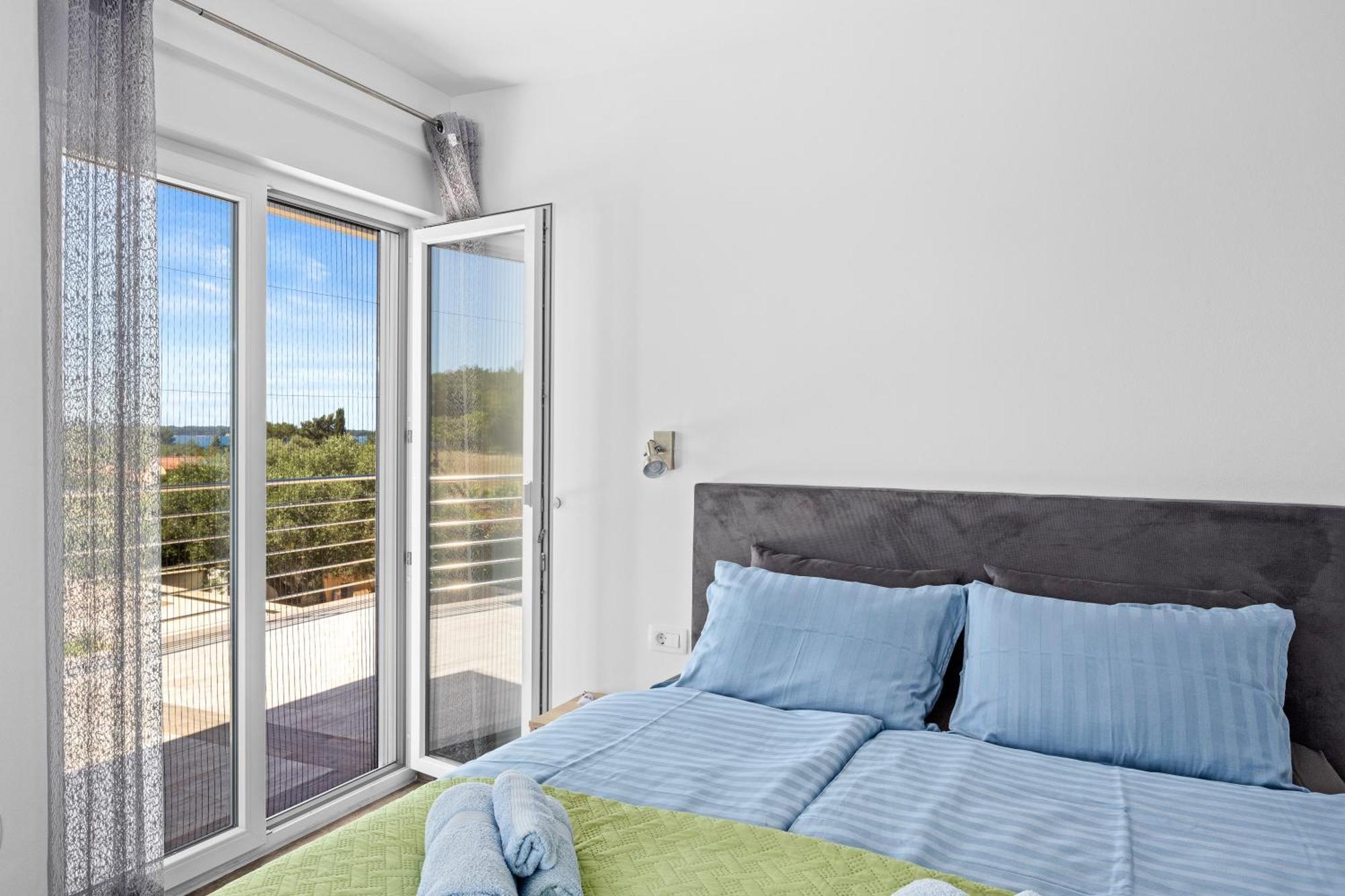 Villa Sunny Olive Peroj Exteriör bild