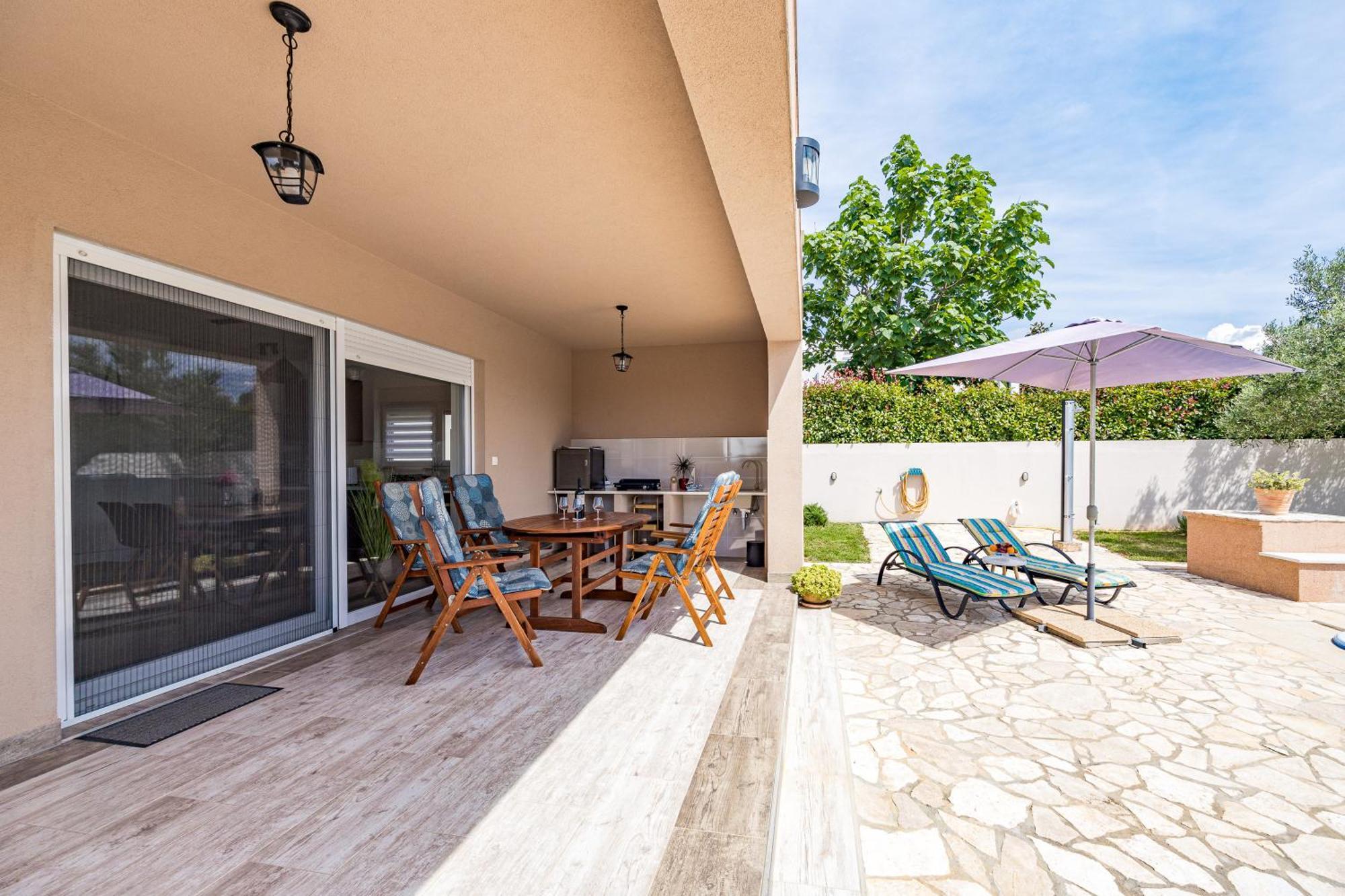 Villa Sunny Olive Peroj Exteriör bild